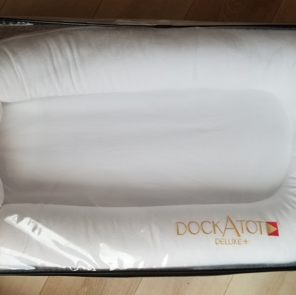 Dockatot Deluxe + dock baby lounger